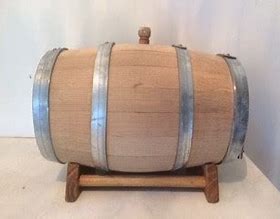 WHISKY BARREL 10L WITH TAP